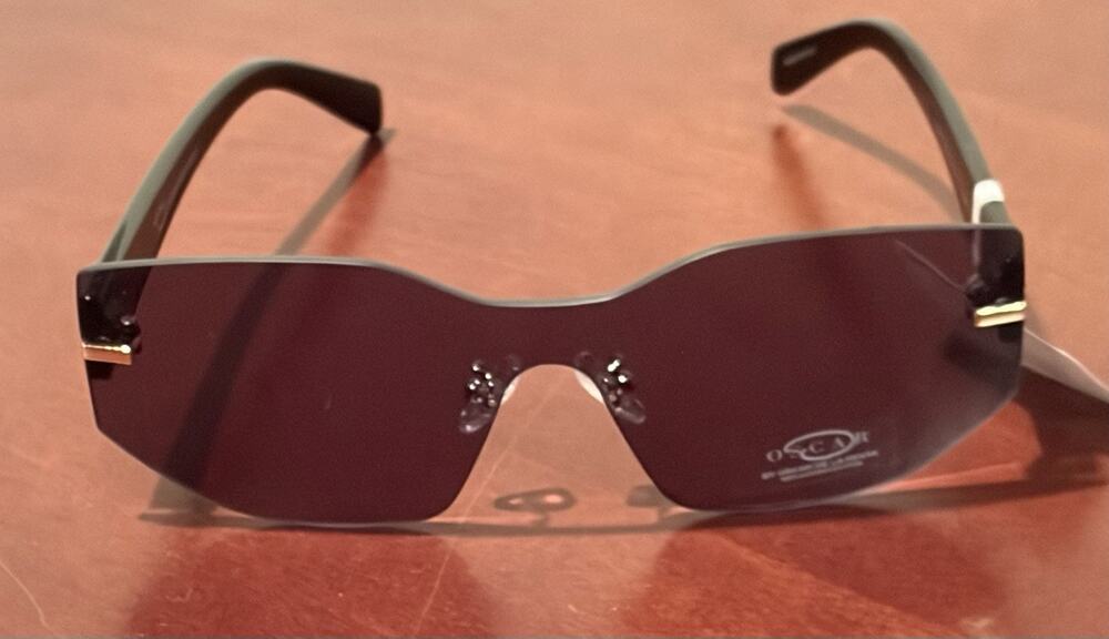 Oscar by Oscar de la Renta Women's Rimless Shield Sunglasses Black/Brown UV